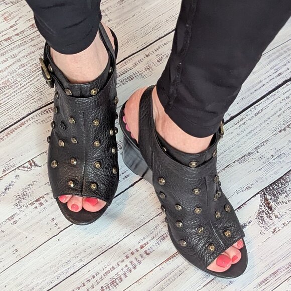 Juicy Couture NWOB 7M Wheeler Open Toe Wedge Heel Sandals Black Soft Leather - Picture 6 of 12